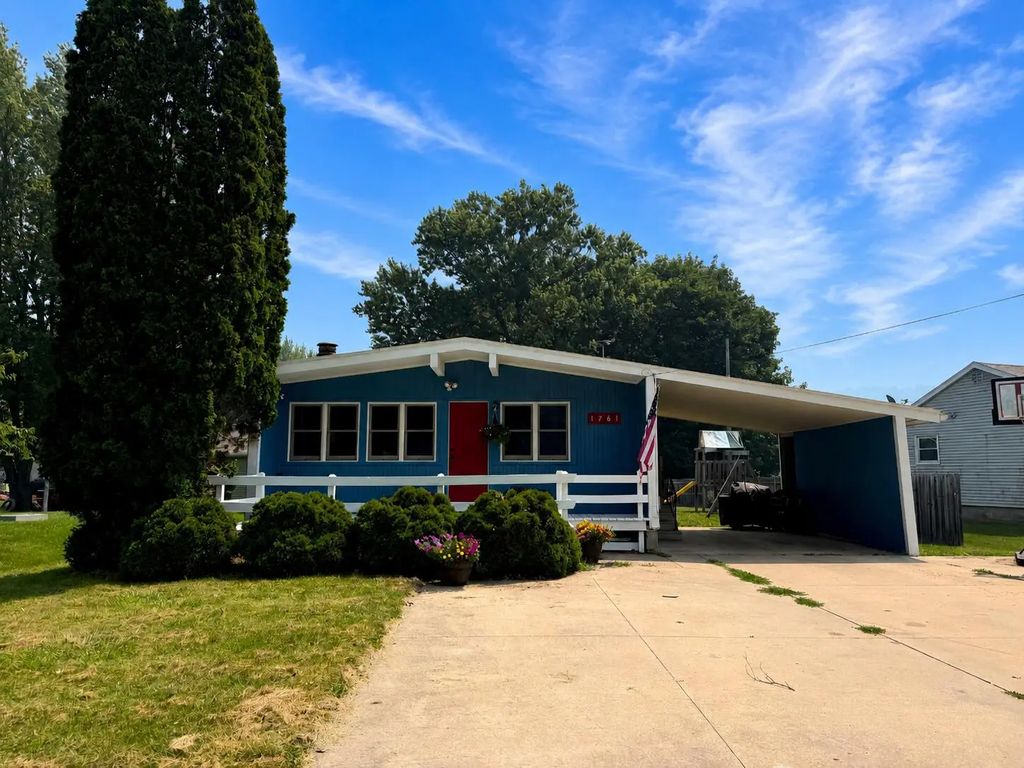 1761 Allison Park Dr, Richland Center