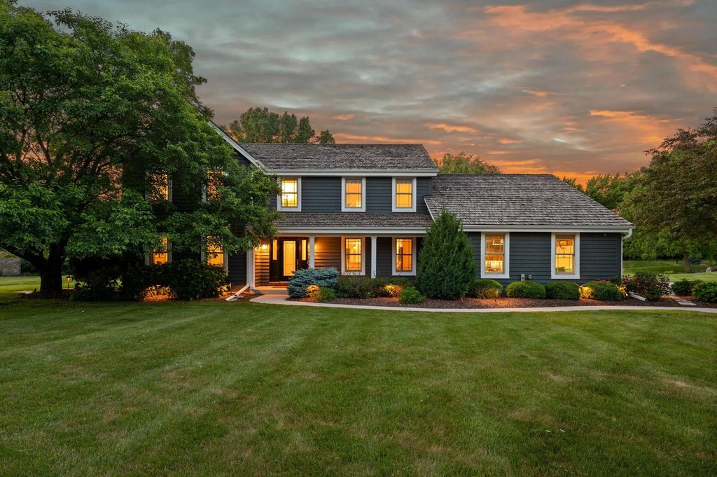 11912 N Lantern Ln, Mequon