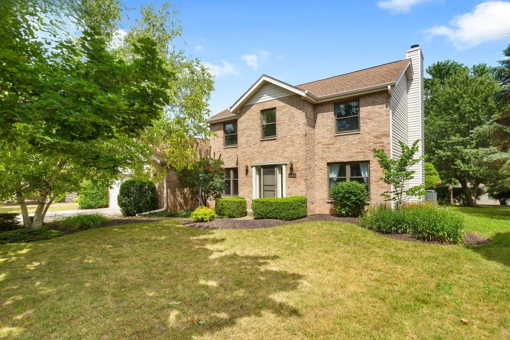 948 Cedar Dr, Burlington