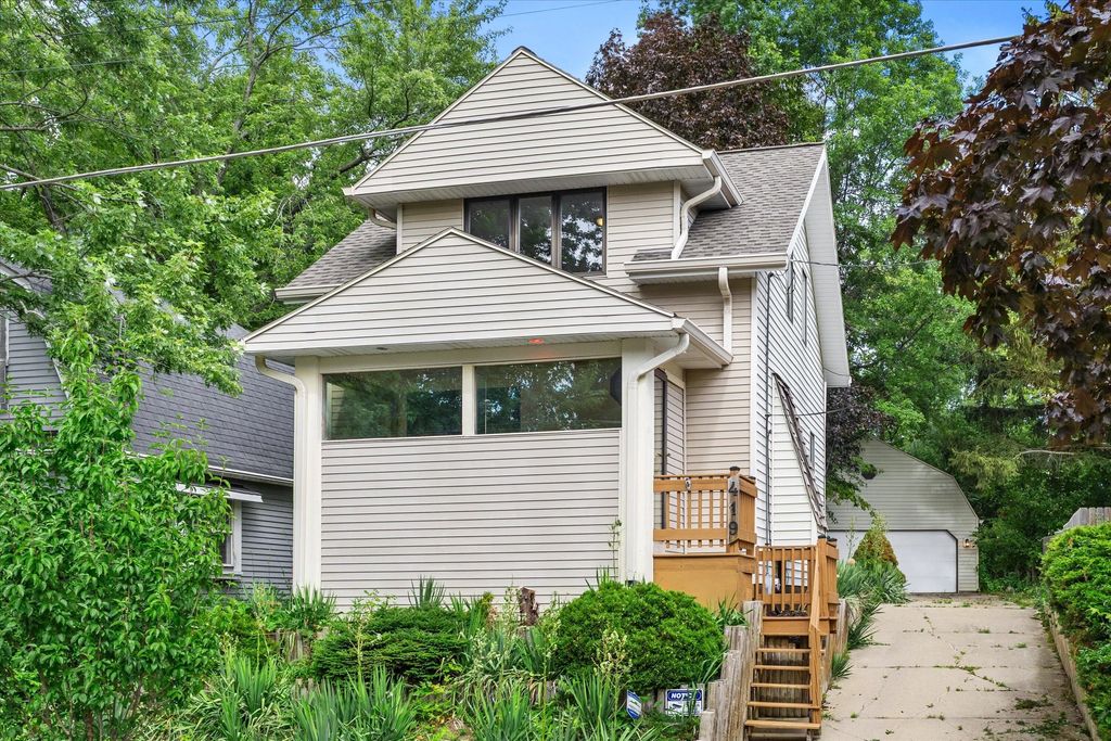 419 Hayes Ave, Racine