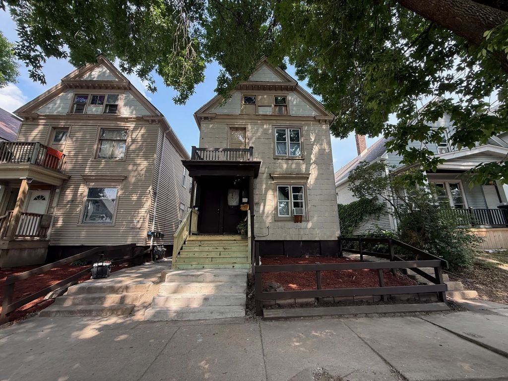 1556 S 24th St 1558,1560,1562, Milwaukee