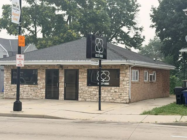 2057 Douglas Ave, Racine