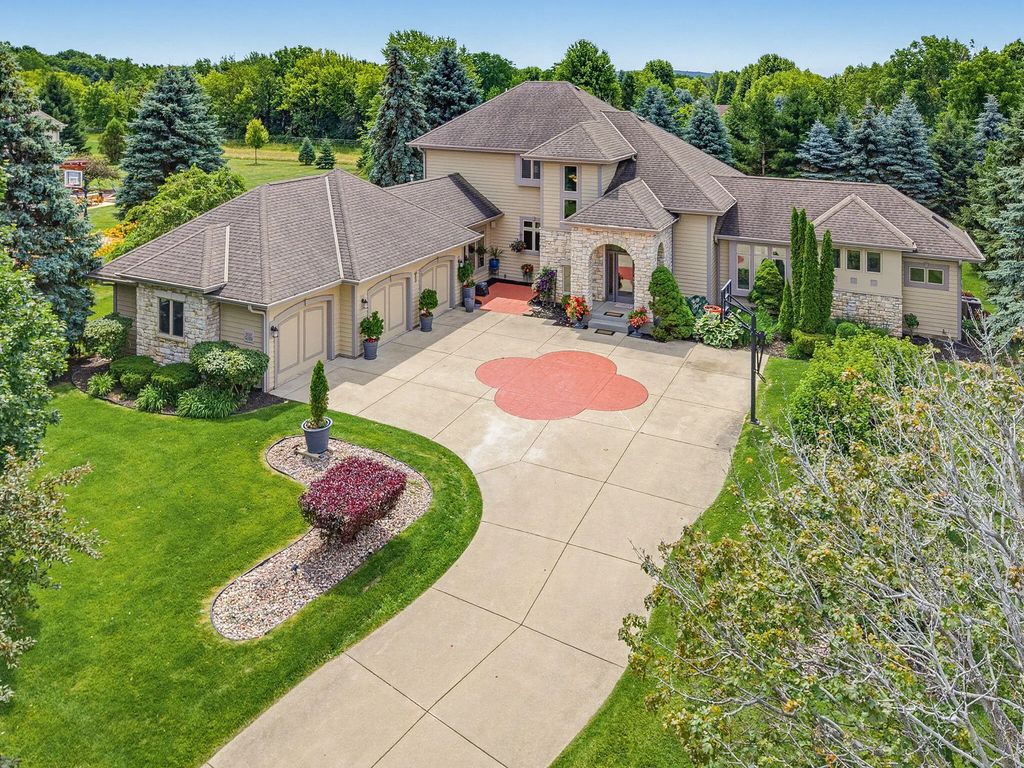 N33w33201 Maplewood Rd, Nashotah