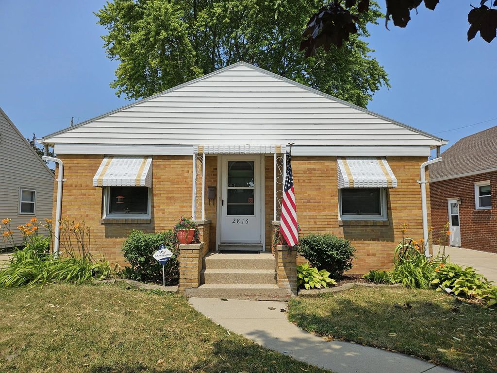 2816 Gillen St, Racine
