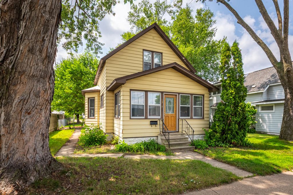 1327 Wood St, La Crosse