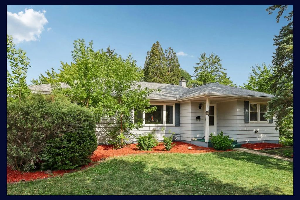 324 Roosevelt St, Fort Atkinson