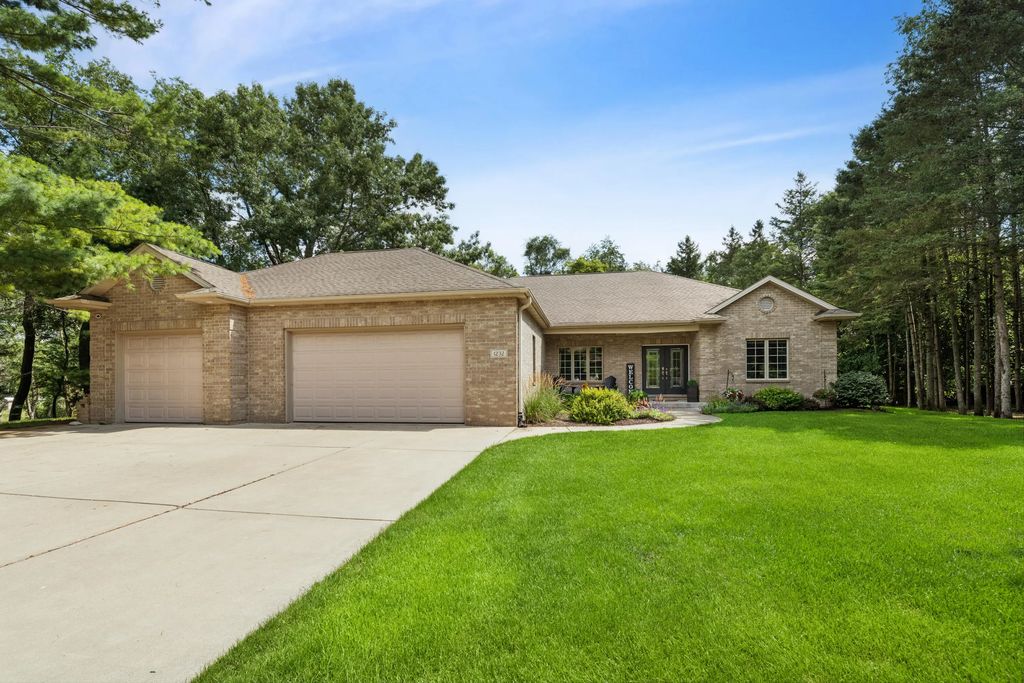 1232 Peregrine Ct, Burlington