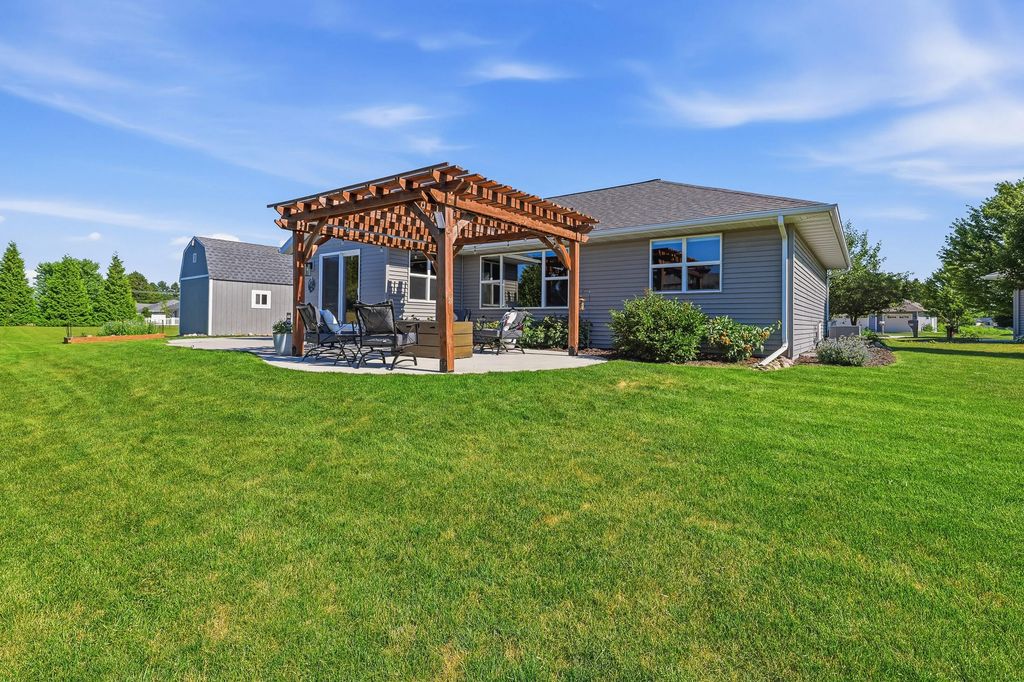 2616 Creekview Ct, Sheboygan