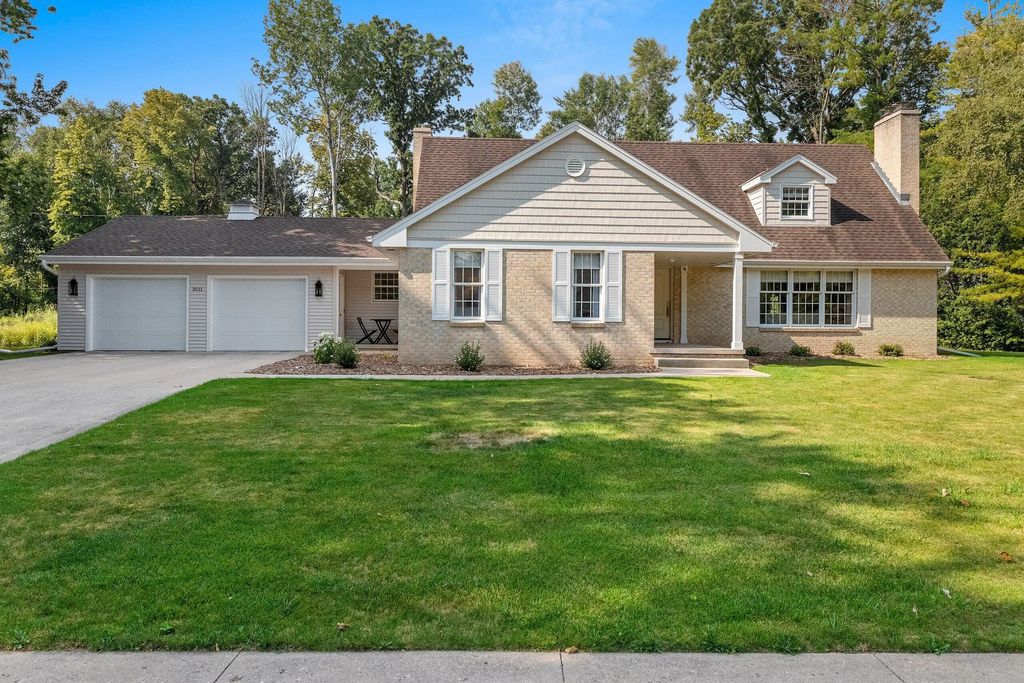 3511 Wildwood Dr, Manitowoc
