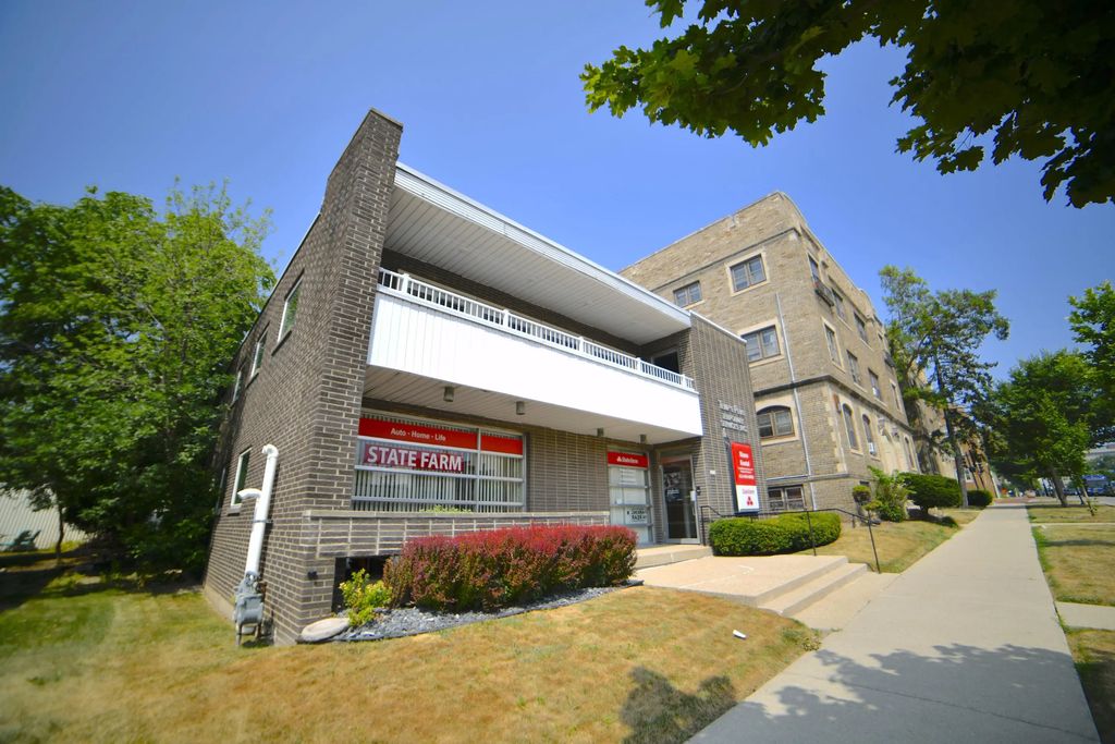 1410 E Capitol Dr 2, Shorewood