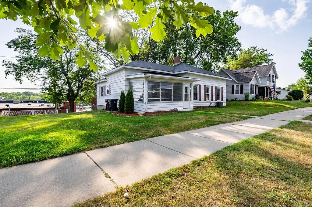 216 3rd Ave S, Onalaska