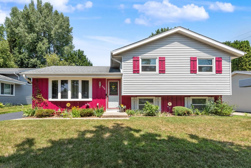 2108 Hemlock St, West Bend