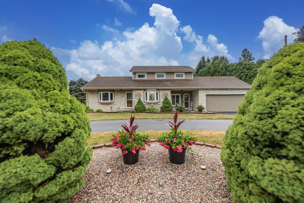 S94w14409 Groveway Ln, Muskego