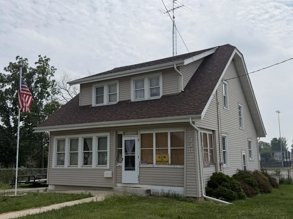 338 E Racine St, Jefferson
