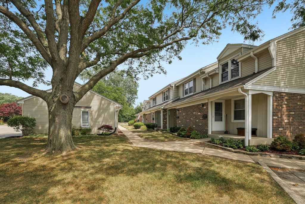 6260 W College Ave, Greendale