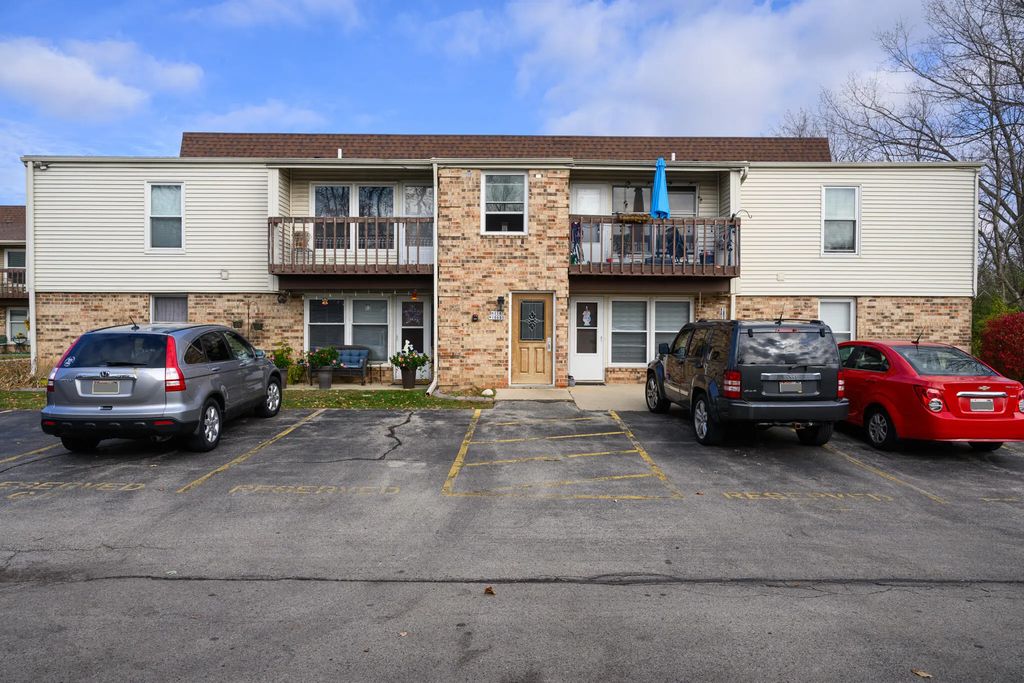 N114w16720 Crown Dr 2, Germantown