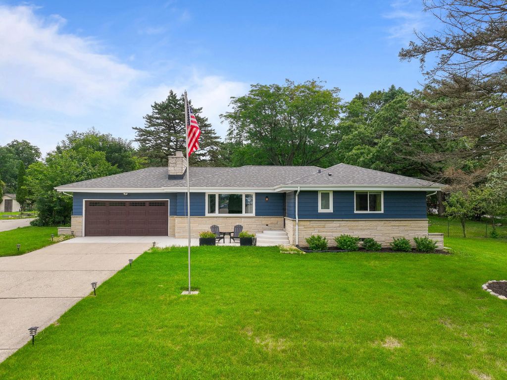 703 S Second St, Delavan