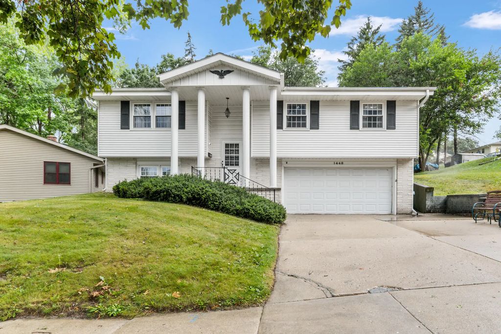 1448 N 12th Ave, West Bend