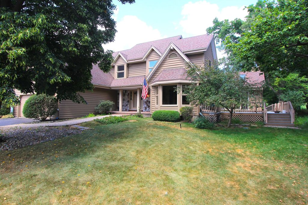 1230 Glen Eagles Ct 22-11, Geneva