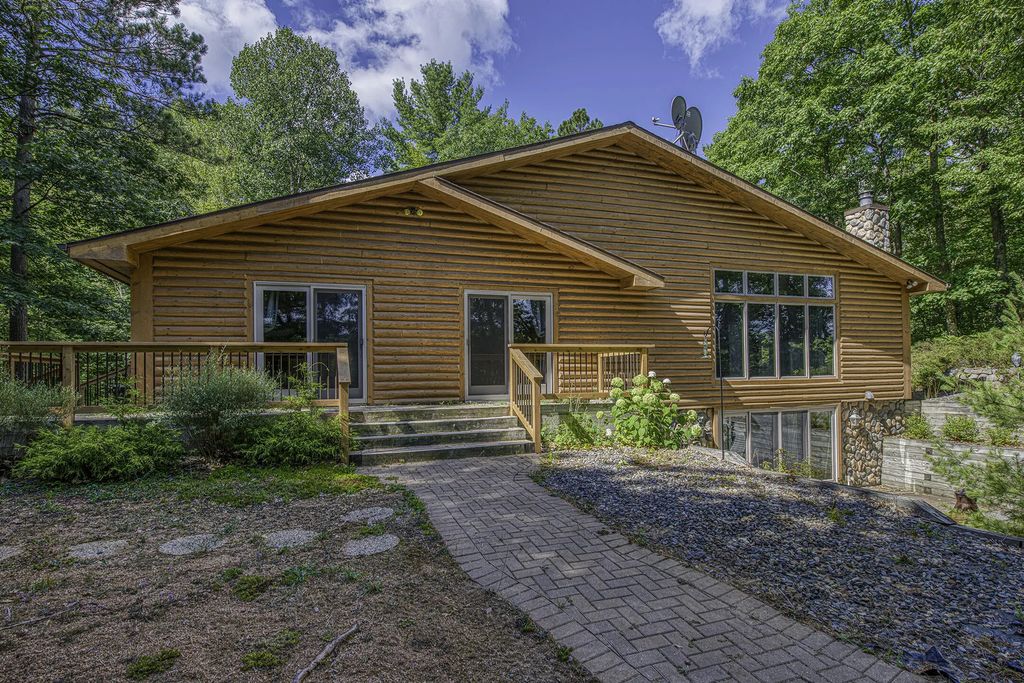 2512 Long View Dr, Crescent