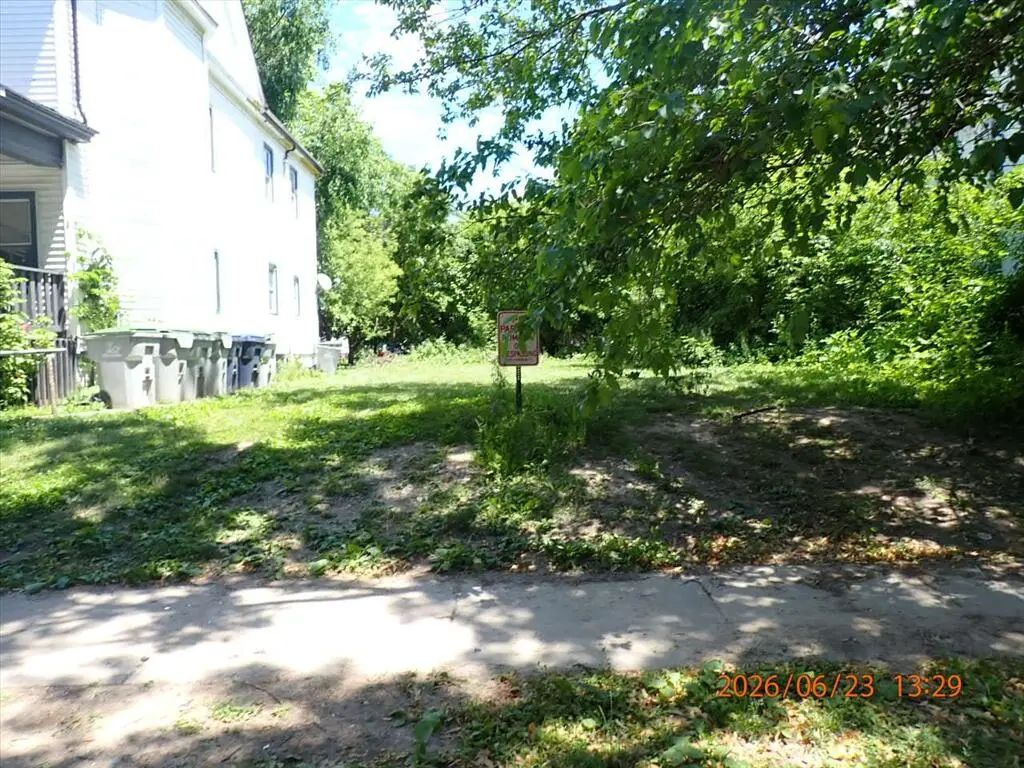 2134 N 16th St 2136, Milwaukee
