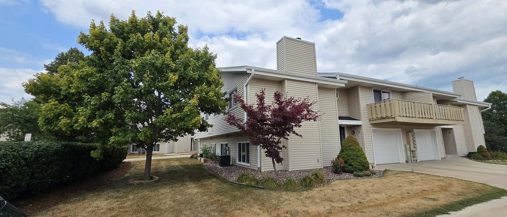6461 S Crabapple Ct 1, Oak Creek