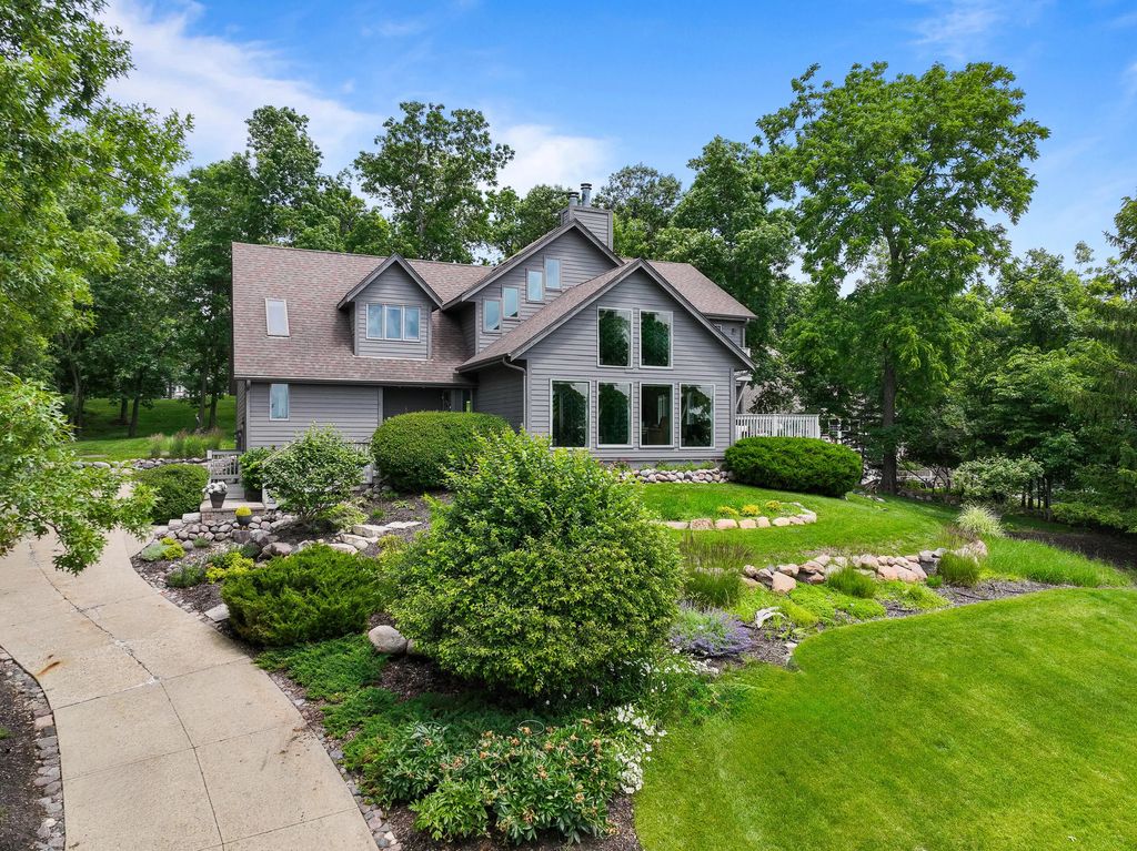 1085 Saratoga Ln 3-17, Geneva