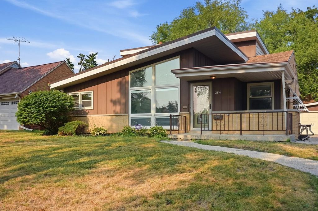2814 S Cleveland Park Dr, West Allis