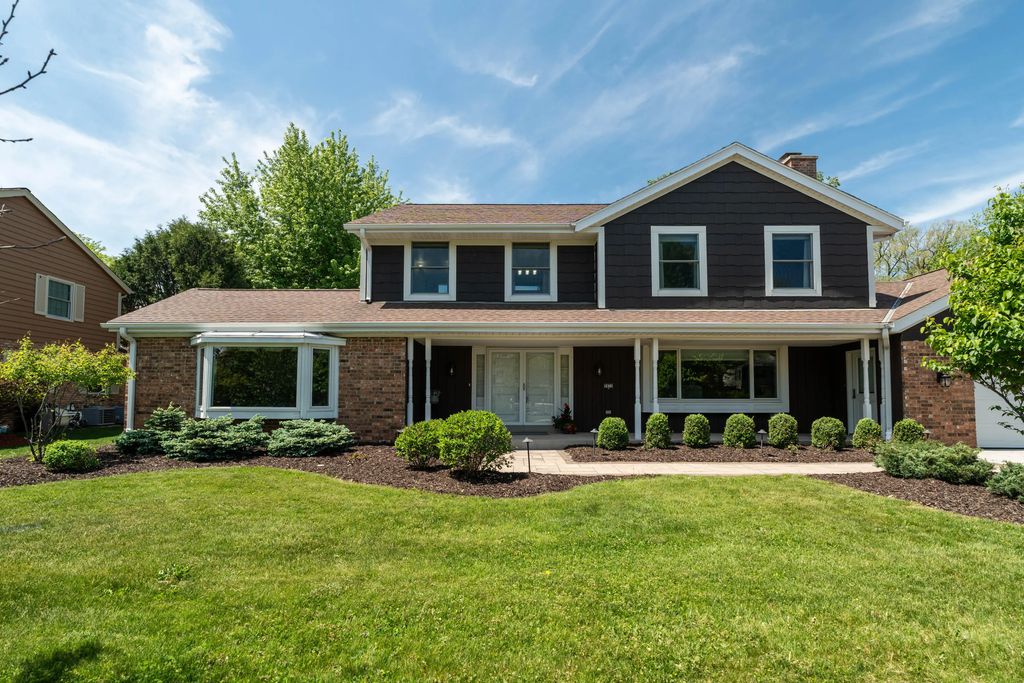 9439 N Broadmoor Rd, Bayside