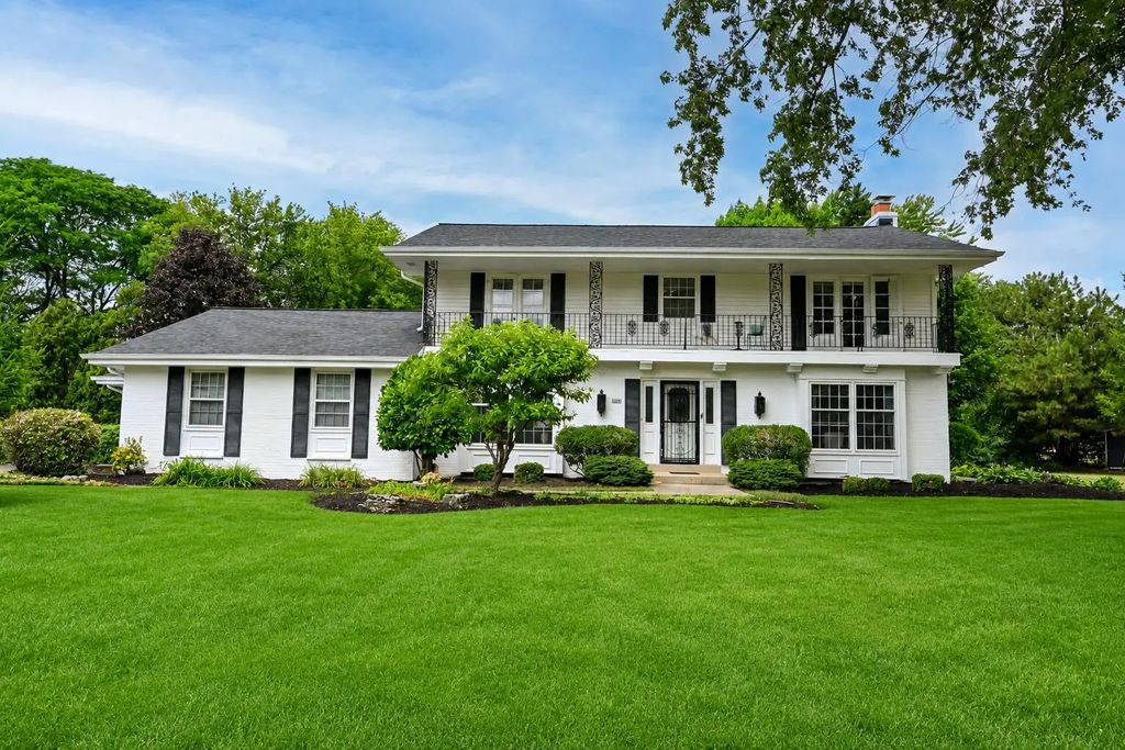 15260 Cascade Dr, Elm Grove