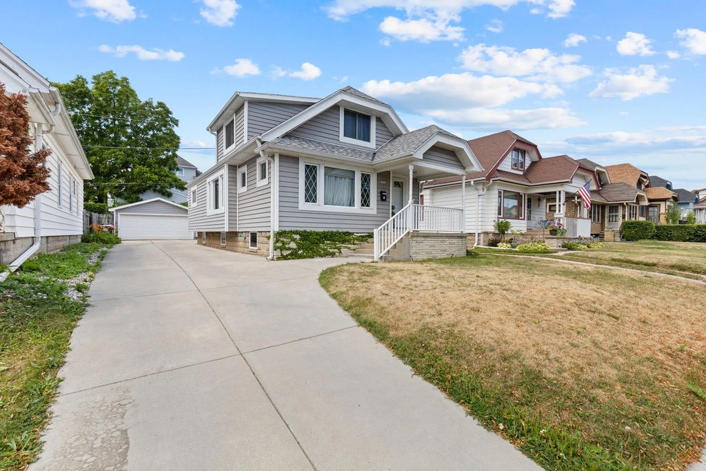 1251 S 53rd St, West Milwaukee