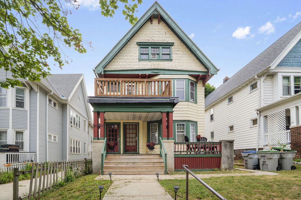 2026 N 48th St 2028, Milwaukee
