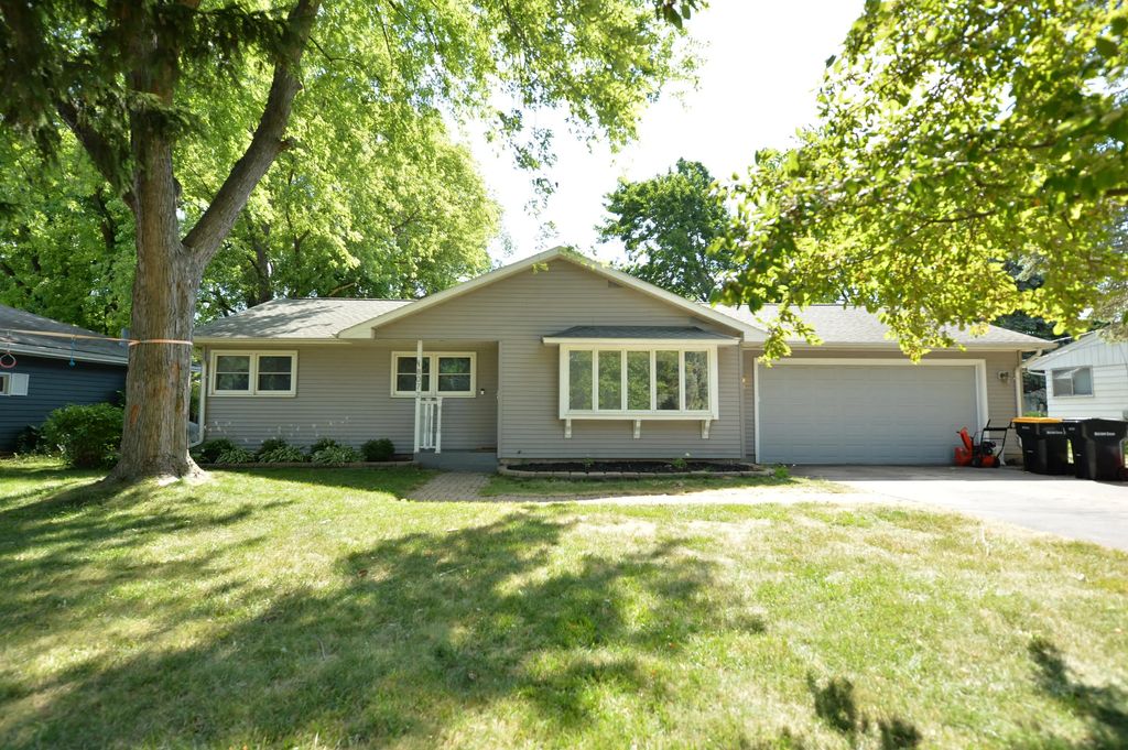 8072 N 66th St, Brown Deer