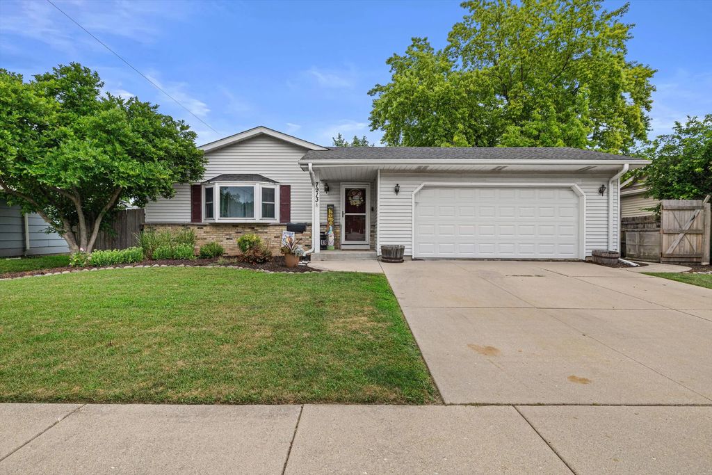 7913 48th Ave, Kenosha