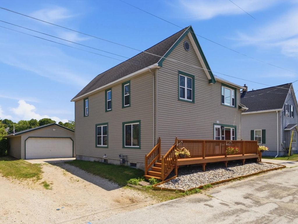 111 S 3rd Ave, Saint Nazianz