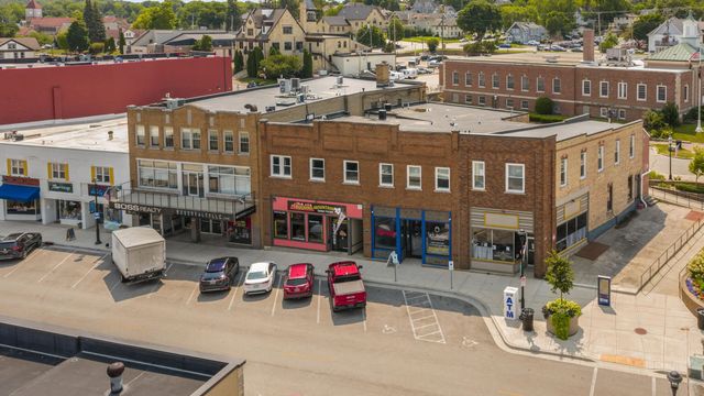 139 N 6th Ave, West Bend