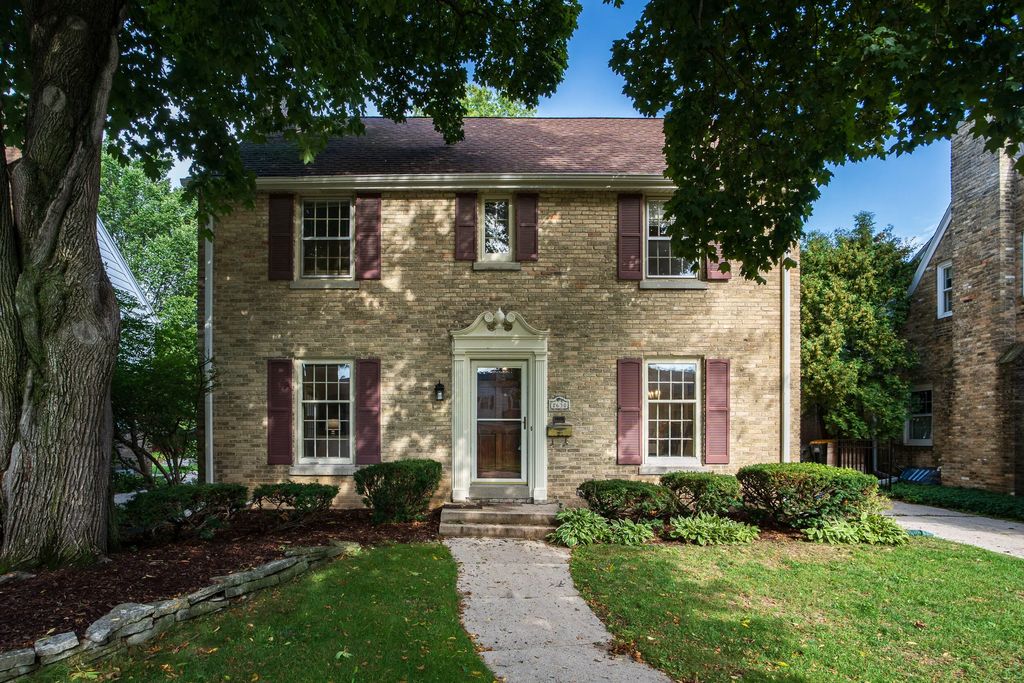 2630 N 88th St, Wauwatosa