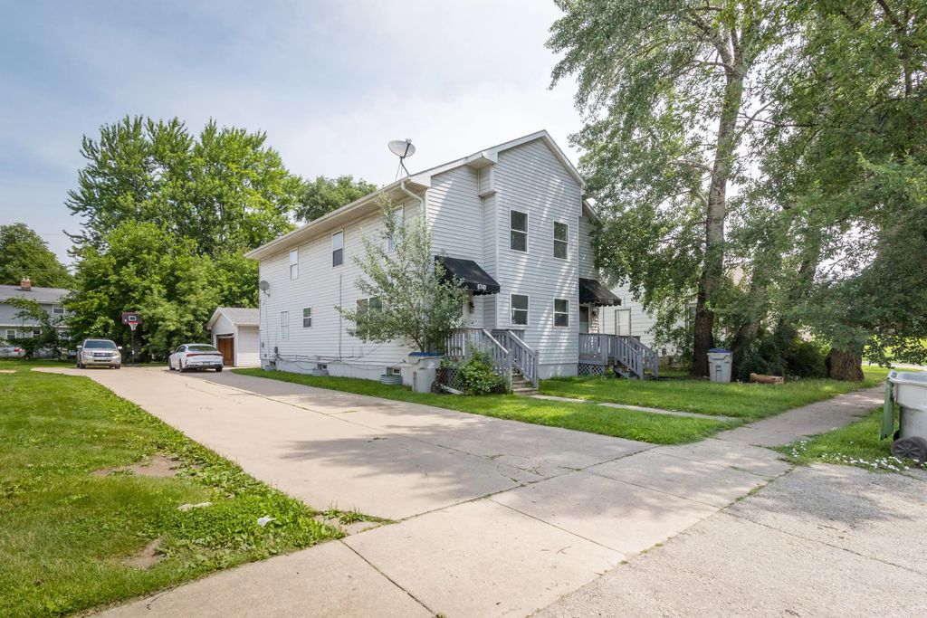 6738 W Mill Rd 6740, Milwaukee