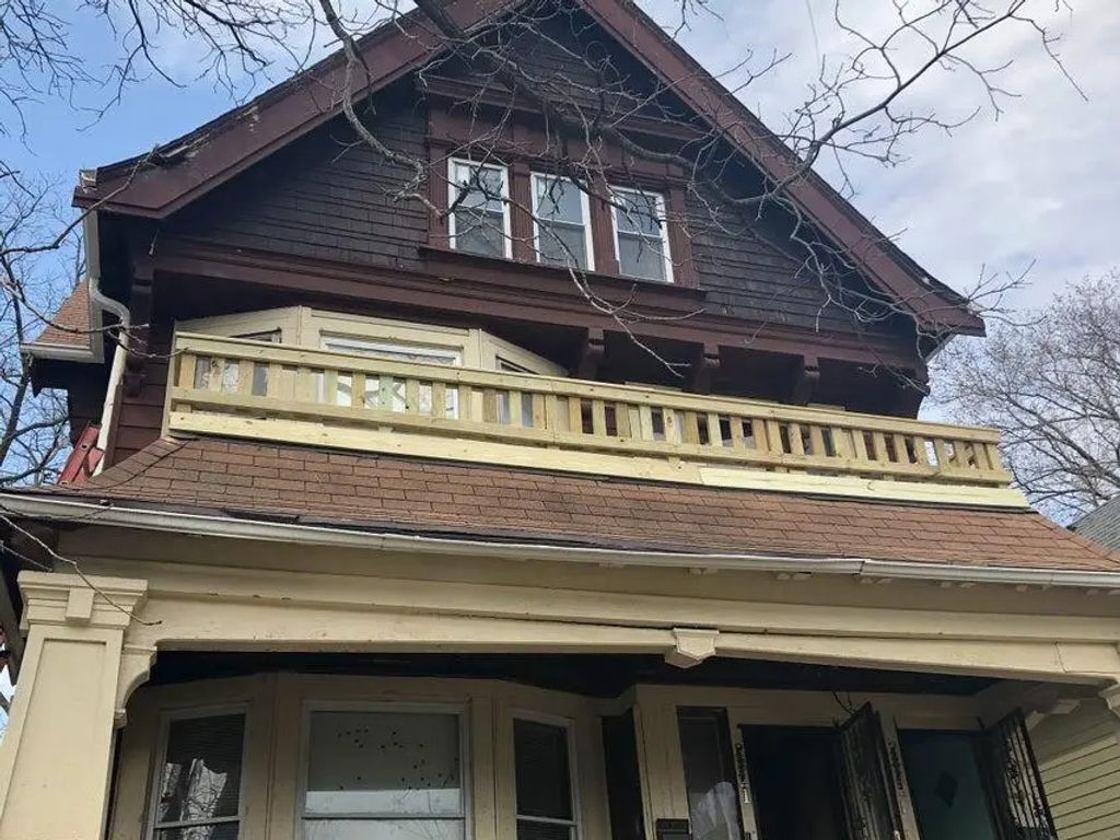 2823 N 10th St, Milwaukee