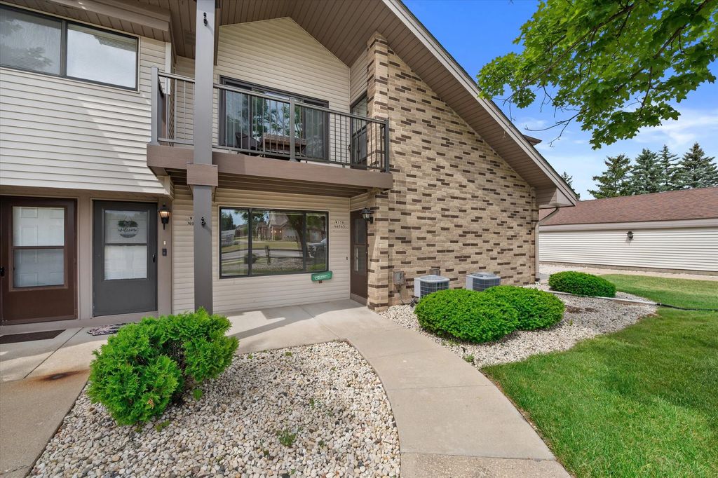 W176n9763 Rivercrest Dr, Germantown