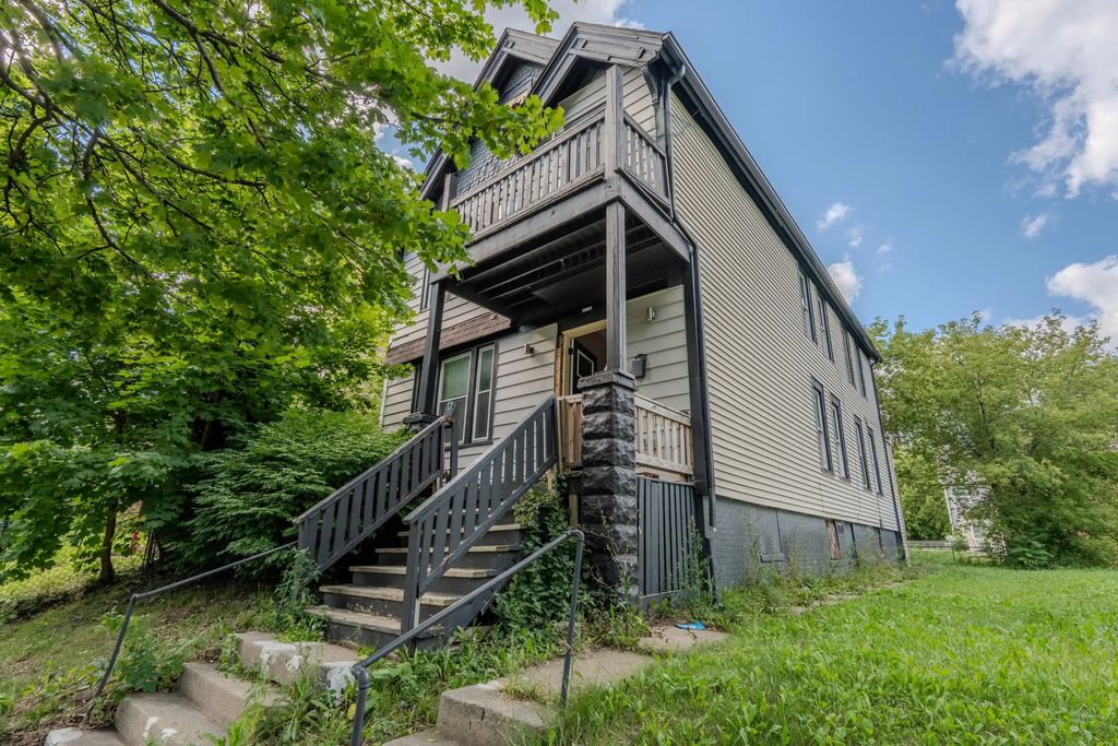 908 W Hadley St A, Milwaukee