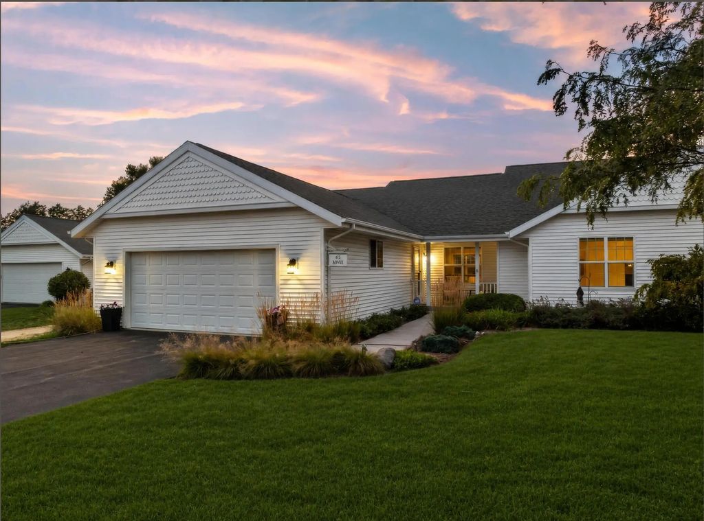 615 Otto Ln, Elkhart Lake