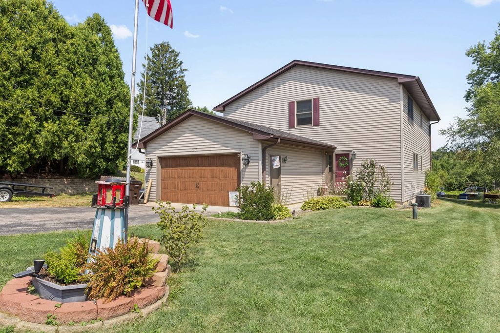 24724 74th St, Paddock Lake
