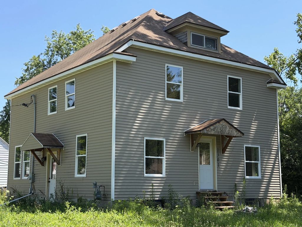 1301 Garland St, Allouez