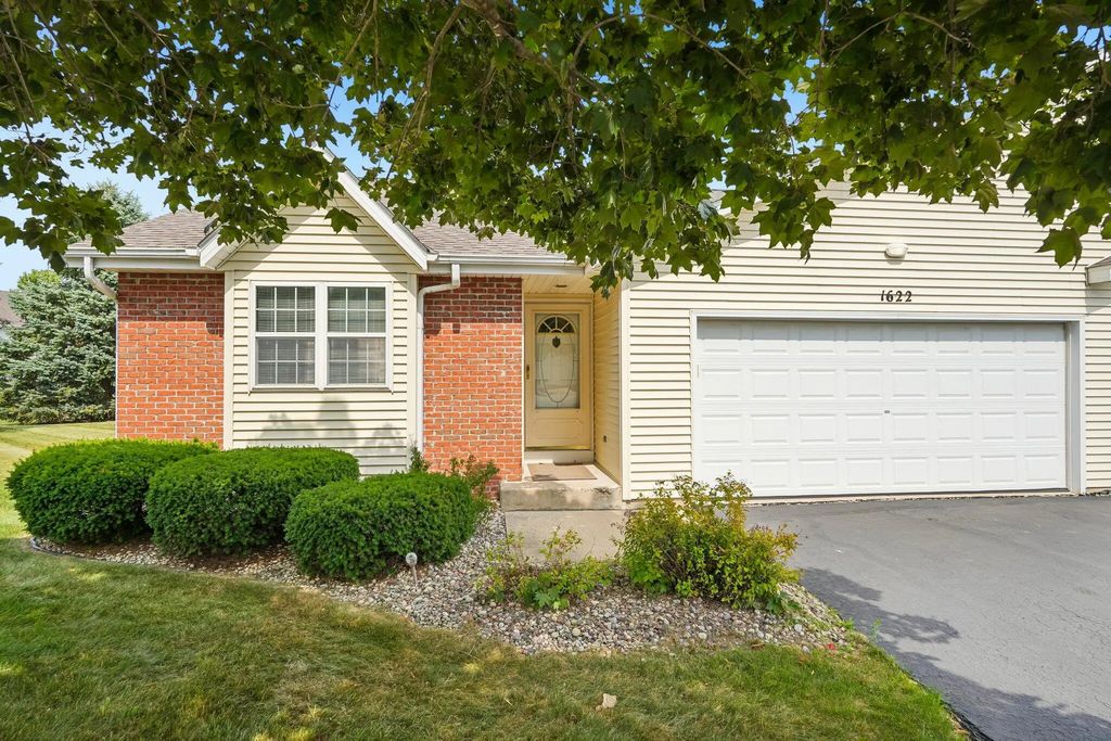 1622 Goldenrod Cir, West Bend