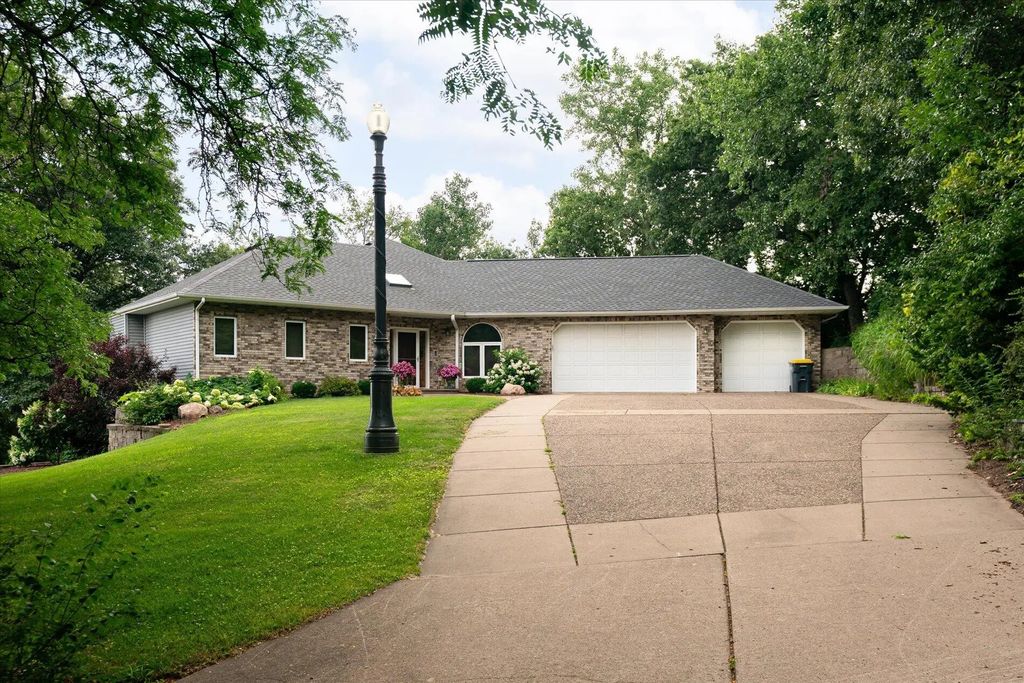 508 Curt Rd, Holmen