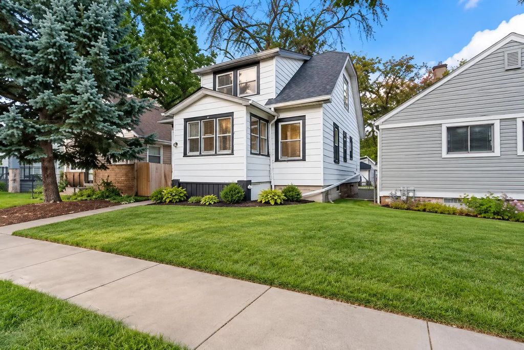 207 S 73rd St, Milwaukee