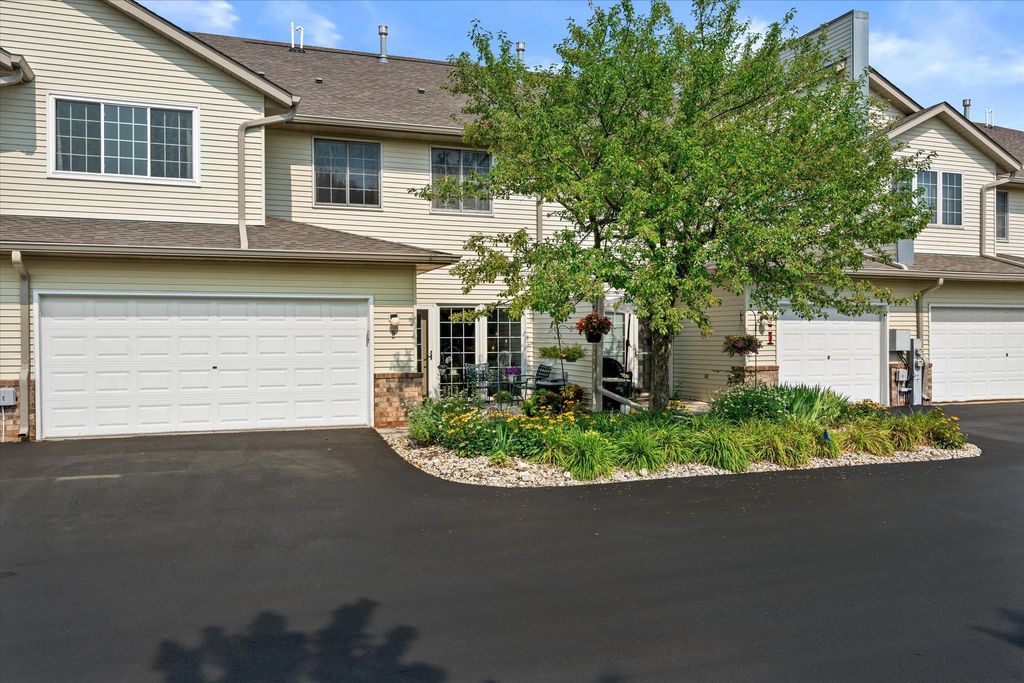 2415 Fox River Pkwy B, Waukesha