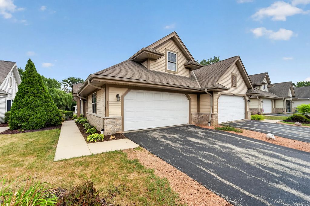 4810 S Waterview Ct, Greenfield