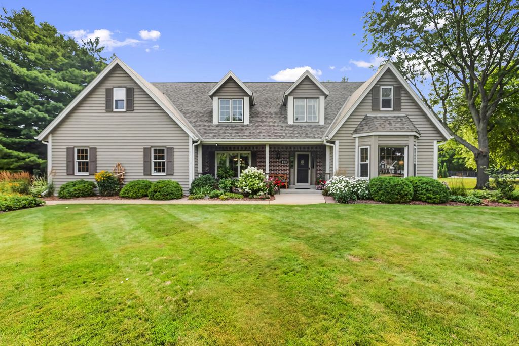 103 Birch Rd, Delafield